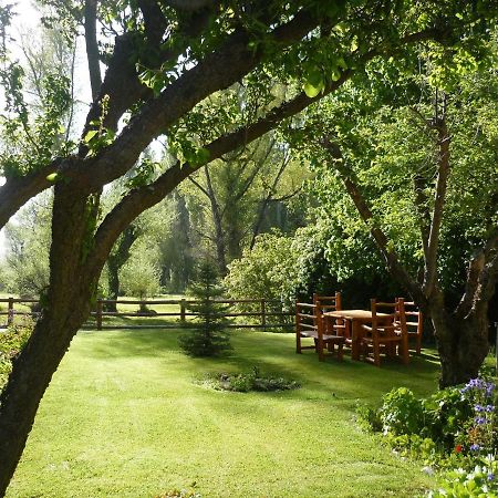 Отель Hosteria Chimehuin Хунин-де-лос-Андес Экстерьер фото